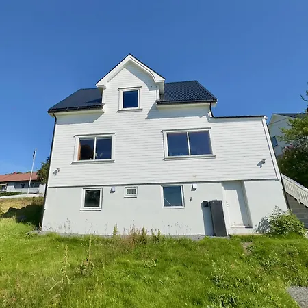 Superior Panorama House * Reine